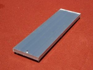 Zaslepovací deska pro odrazové břevno 122 × 34 × 10 cm (bez povrchové úpravy)