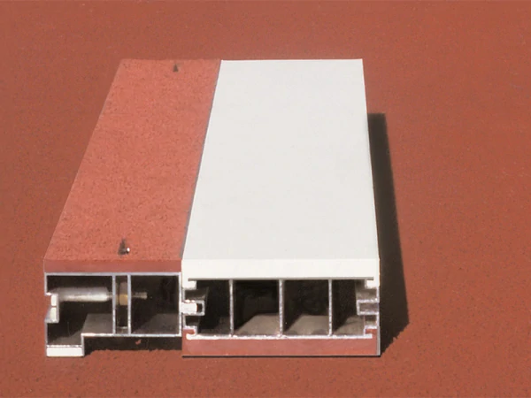 Odrazové břevno 3v1 (závodní/školní/zaslepovací) 122 × 34 × 10 cm (World Athletics, TÜV)