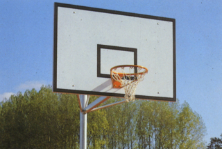 Basketbalový koš s přesahem 1,65m